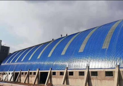 煤棚全封閉網(wǎng)架加工.jpg 煤棚全封閉網(wǎng)架加工.jpg