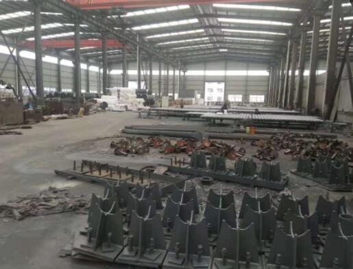 網(wǎng)架加工焊接車間.jpg 網(wǎng)架加工焊接車間.jpg