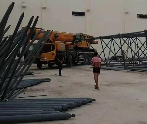 網架加工安裝現場細節展示.jpg 網架加工安裝現場細節展示.jpg