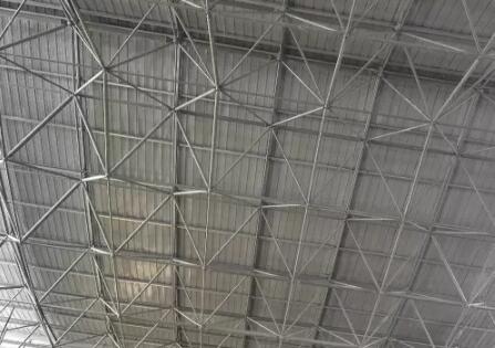 弧形網(wǎng)架加工工程.jpg 弧形網(wǎng)架加工工程.jpg